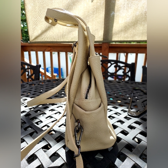 Genuine Leather Cream Colored Backpack  Purse Made in Italy - Picture 9 of 13